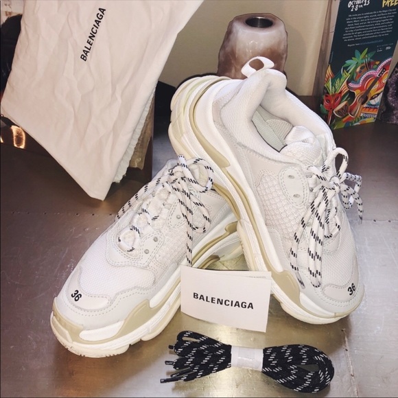 balenciaga triple s fitting